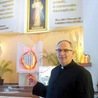 Ks. Marek Góra, budowniczy kościoła i proboszcz parafii.