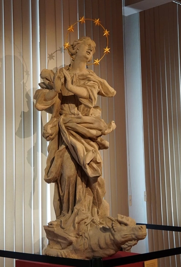Odnalezioną po latach figurę NMP Niepokalanie Poczętej można już oglądać w Muzeum Narodowym we Wrocławiu
