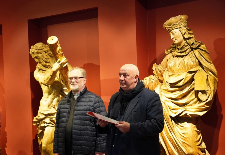 Odnalezioną po latach figurę NMP Niepokalanie Poczętej można już oglądać w Muzeum Narodowym we Wrocławiu