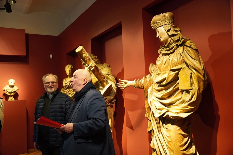 Odnalezioną po latach figurę NMP Niepokalanie Poczętej można już oglądać w Muzeum Narodowym we Wrocławiu