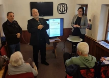 Mogły nadal leżeć w skrzynce rodzinnego archiwum