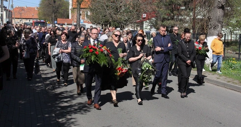 Uroczystości pogrzebowe ks. Leszka Bajorskiego z Wierzbic