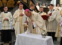 Abp Wojda do księży: Kapłaństwo nie pochodzi od człowieka