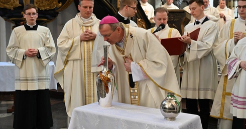 Abp Wojda do księży: Kapłaństwo nie pochodzi od człowieka