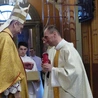 Księża jubilaci odebrali listy gratulacyjne z rąk bp. Romana Pindla. Na zdjęciu - ks. Zbigniew Zachorek, proboszcz w Goleszowie.