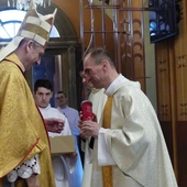 Księża jubilaci odebrali listy gratulacyjne z rąk bp. Romana Pindla. Na zdjęciu - ks. Zbigniew Zachorek, proboszcz w Goleszowie.