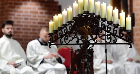 Rozpoczął się dzień zadumy