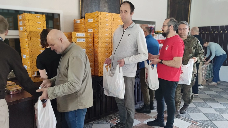 500 paczek dla ubogich gotowych!