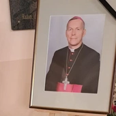 Pogrzeb bp. Piotra - informacje organizacyjne