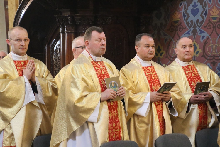 Płock. Msza Krzyżma
