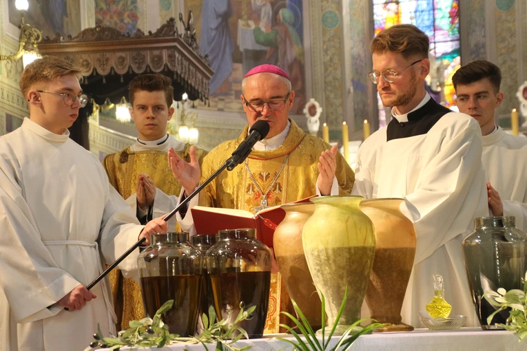 Płock. Msza Krzyżma