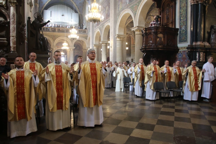 Płock. Msza Krzyżma