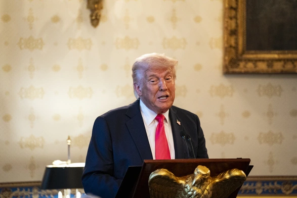 Bloomberg: Plan USA ws. Ukrainy to złagodzenie sankcji w zamian za trwały rozejm