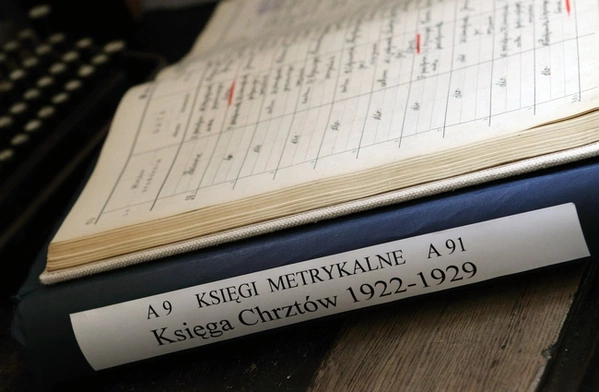 Nie wolno usuwać wpisów w księdze chrztu