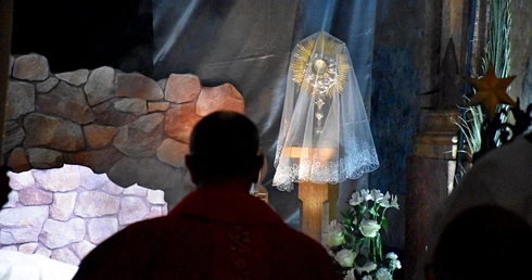 Krzyż Chrystusa pozostaje kotwicą zbawienia