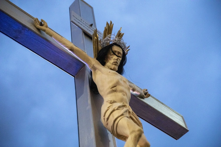 Abp Galbas: Patrzmy na Ukrzyżowanego, aby mieć siłę