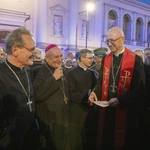 Centralna Droga Krzyżowa. Rozważania napisał abp Adrian Galbas