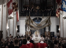 Abp Adrian Galbas: Oto jest sens męki Chrystusa