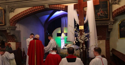 Wielki Piątek w legnickiej katedrze 