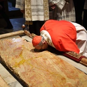 Jerozolima: liturgia Wigilii Paschalnej w Bazylice Grobu Pańskiego