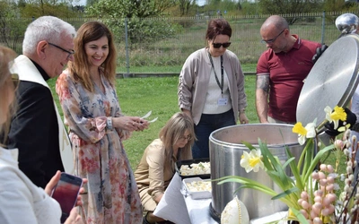 Świąteczny posiłek dla bezdomnych