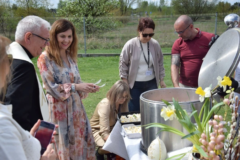 Świąteczny posiłek dla bezdomnych