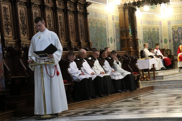 Płock. Wielki Piątek w katedrze