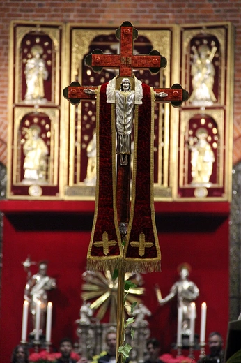 Liturgia Wigilii Paschalnej w archikatedrze wrocławskiej 2025