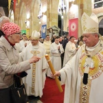 Liturgia Wigilii Paschalnej w archikatedrze wrocławskiej 2025
