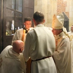Liturgia Wigilii Paschalnej w archikatedrze wrocławskiej 2025