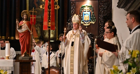 Abp Wojda: Pusty grób przekazuje nam wszystko, czego potrzebujemy