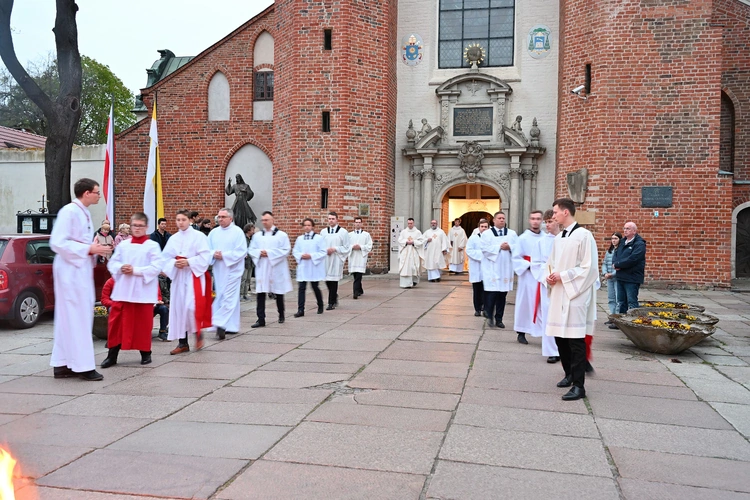 Wigilia Paschalna w archikatedrze oliwskiej