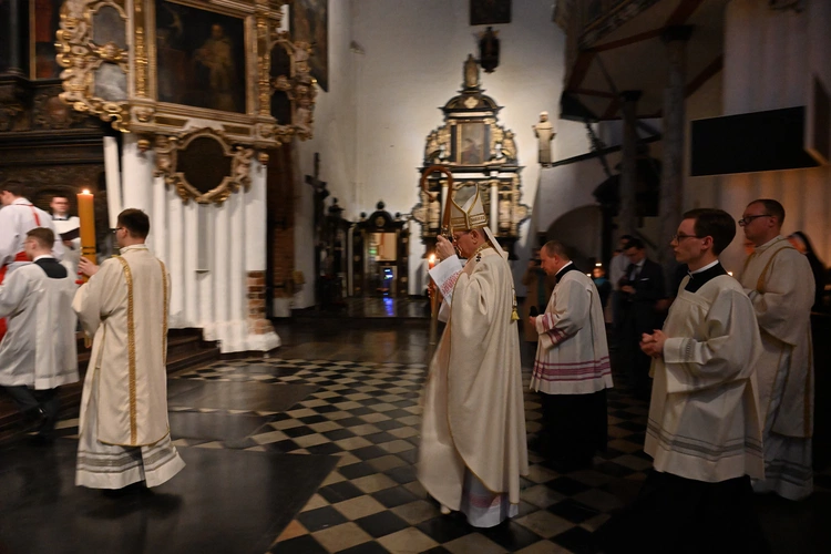 Wigilia Paschalna w archikatedrze oliwskiej