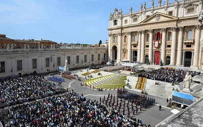 Franciszek: Zmartwychwstały Chrystus otwiera nasze życie na nadzieję