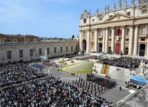 Franciszek: Zmartwychwstały Chrystus otwiera nasze życie na nadzieję