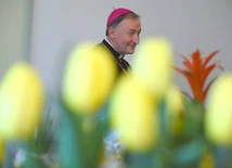 Z darem modlitwy i życzeniami