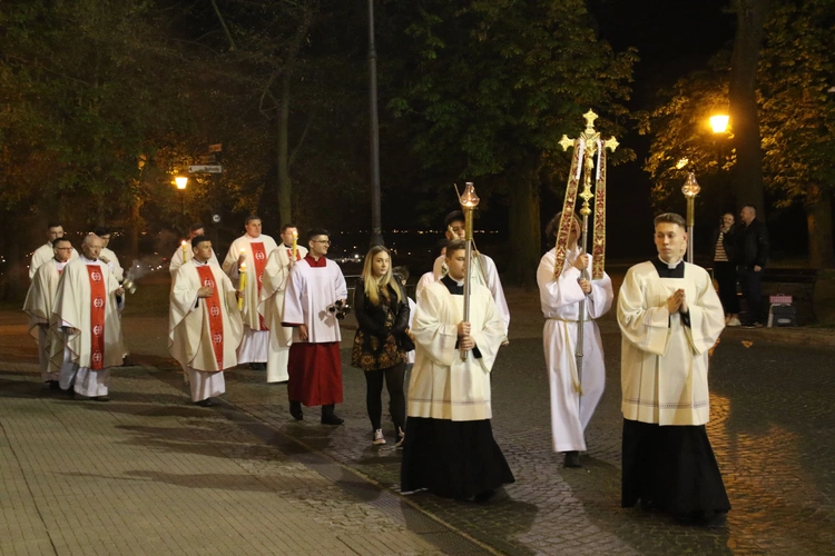 Płock. Wigilia Paschalna w katedrze