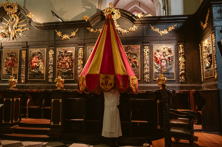 Otwarcie umbraculum po śmierci papieża Franciszka