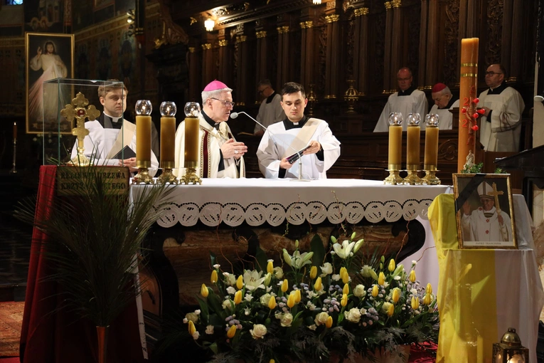 Nieszpory w intencji zmarłego papieża Franciszka