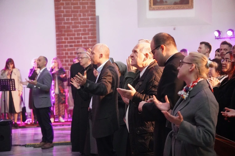 Uwielbienie Wielkanocne w kościele pw. NMP na Piasku we Wrocławiu 