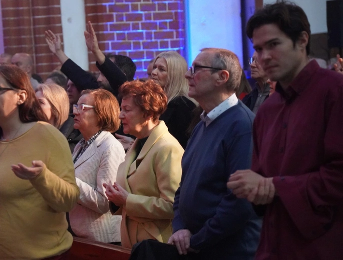 Uwielbienie Wielkanocne w kościele pw. NMP na Piasku we Wrocławiu 