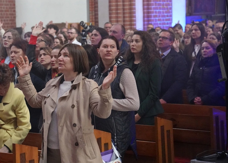 Uwielbienie Wielkanocne w kościele pw. NMP na Piasku we Wrocławiu 