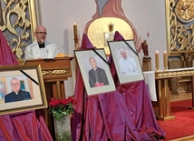 Modlono się za śp. papieża Franciszka, bp Piotra Turzyńskiego i ks. Marka Jagodzińskiego.