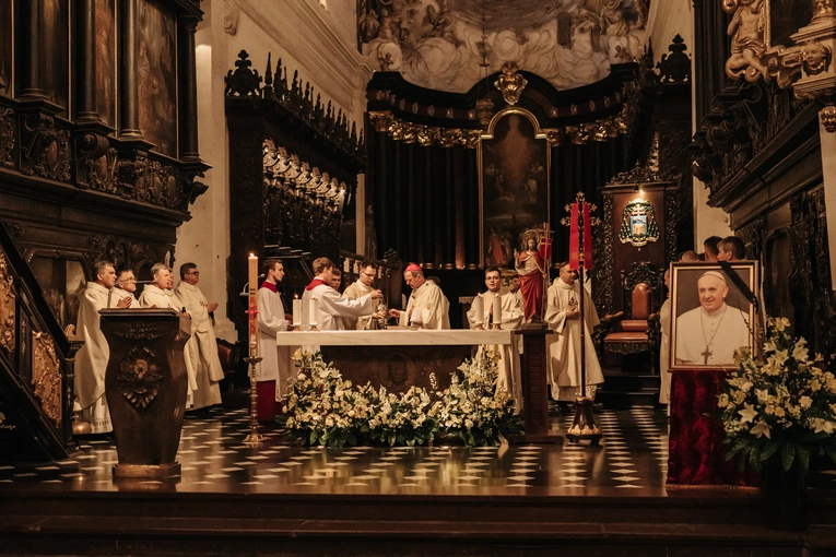 Msza św. w intencji zmarłego papieża Franciszka
