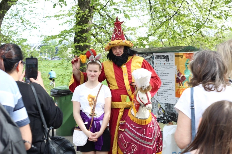 Odpustowy jarmark Emaus