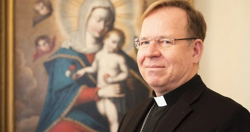 Abp Gintaras Grušas dla „Gościa Niedzielnego”: W samym sercu cierpienia objawia się miłosierdzie Boże 