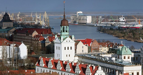 Szczecin to według Piotra Semki miasto kształtujące się w oderwaniu od reszty kraju. 