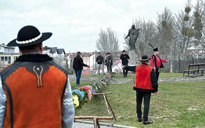 Z roku na rok wielkanocna ozdoba z Gdańska rośnie.