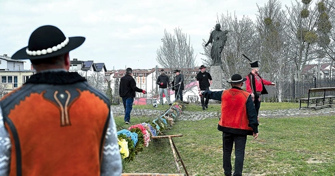 Z roku na rok wielkanocna ozdoba z Gdańska rośnie.