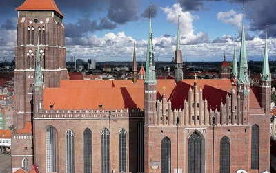 Bazylika Mariacka, największa świątynia archidiecezji, otwiera jeden z pielgrzymkowych traktów.